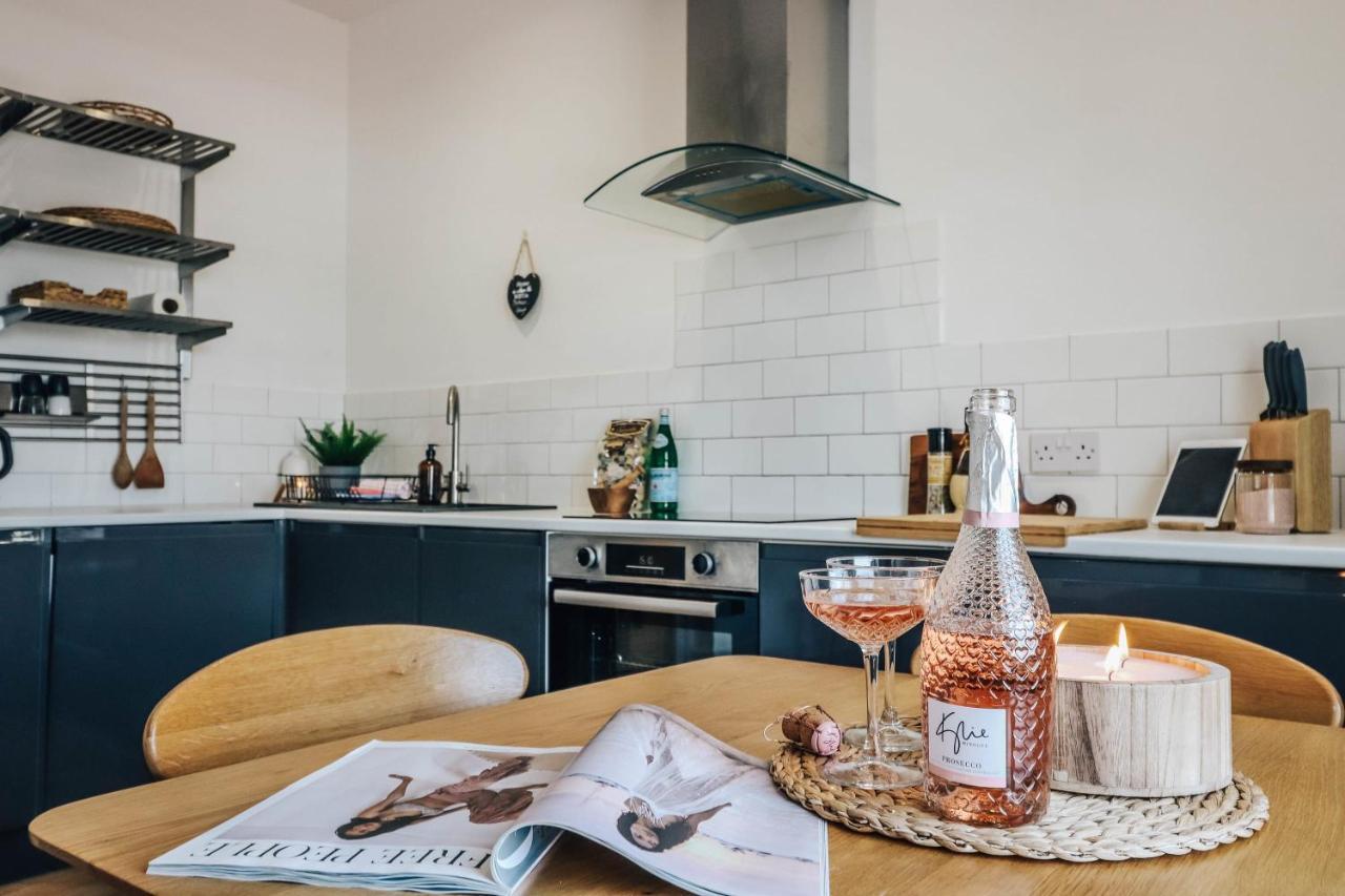 Principality View Apartment Two, By Solace Stays Cardiff Luaran gambar