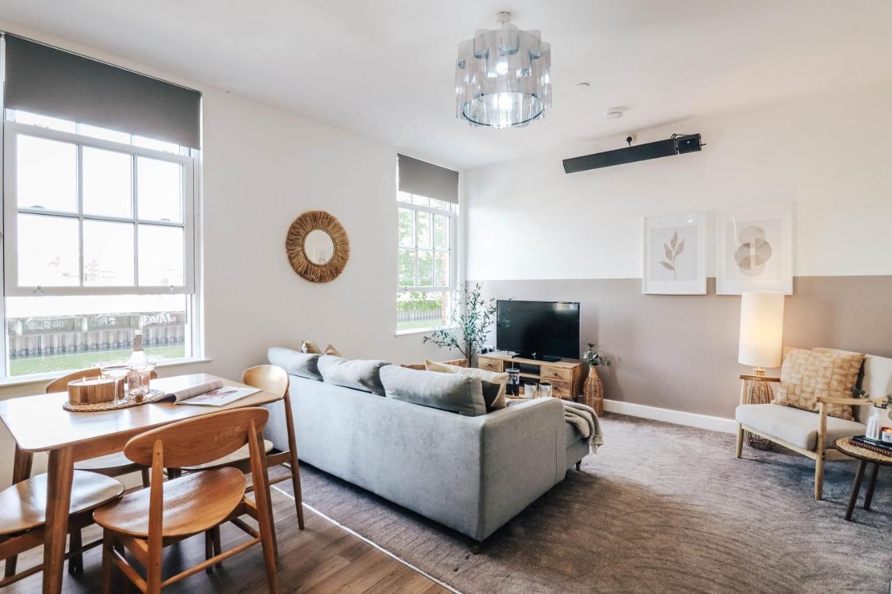 Principality View Apartment Two, By Solace Stays Cardiff Luaran gambar