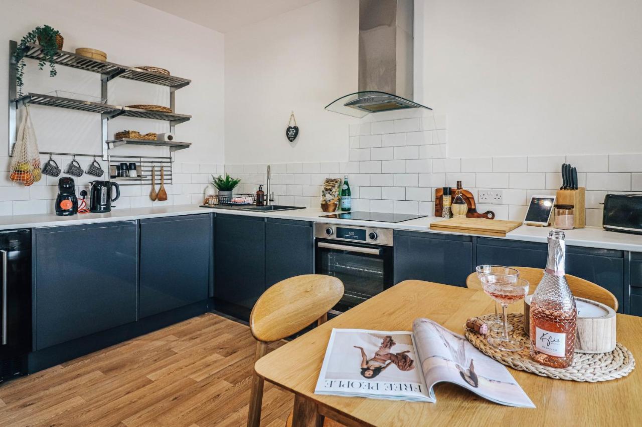 Principality View Apartment Two, By Solace Stays Cardiff Luaran gambar